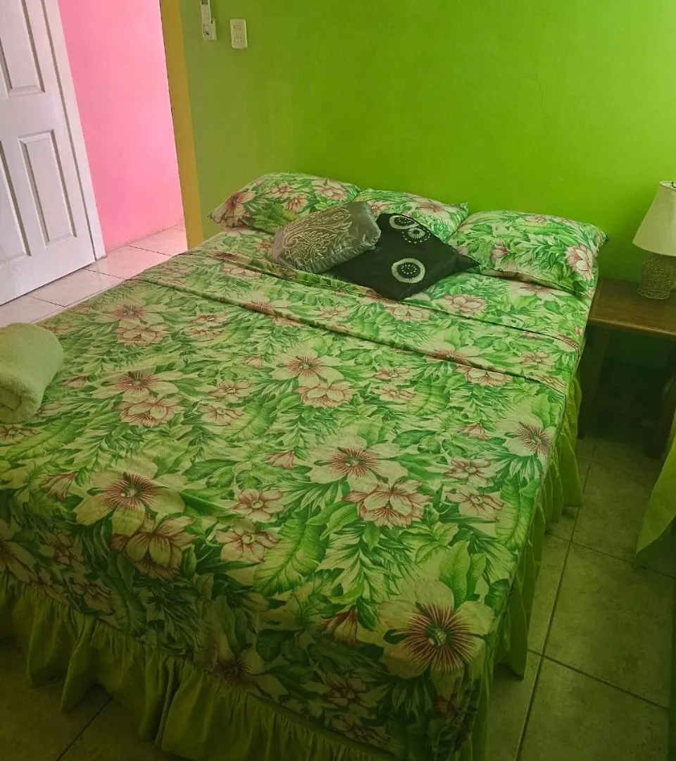 Fish Tobago Guesthouse Or Joy And Brandon Guesthouse Buccoo 0*,  Trinidade e Tobago